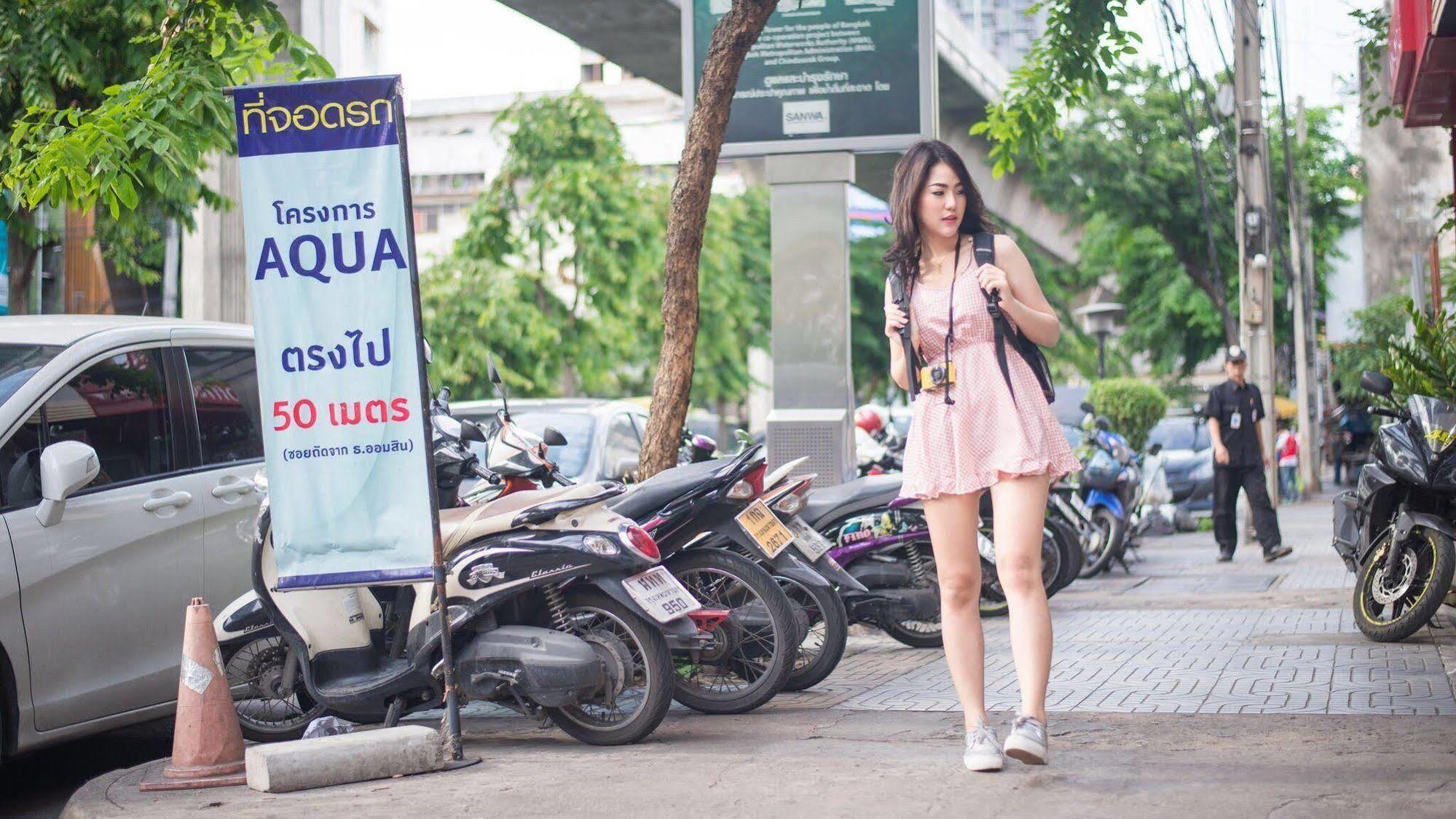 The Sleepless Boutique Hostel Bangkok Esterno foto